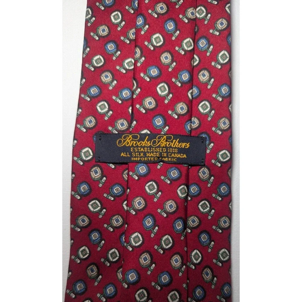 Brooks Brothers Necktie Mens Tie Burgundy Red Geometric Pattern 100%-Silk